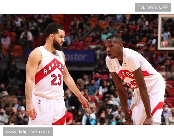 阿德巴约砍21+8 热火险胜雄鹿迎七连胜 阿德巴约砍21+8 热火险胜雄鹿迎七连胜